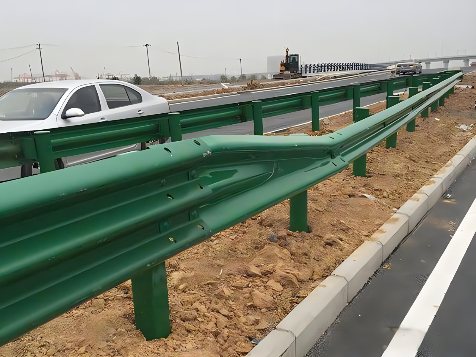 新乡高速波形护栏板日常维护方案确保道路安全新举措
